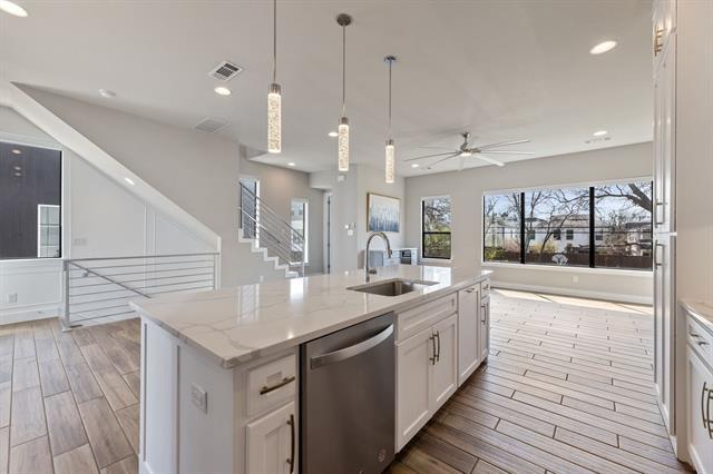 Building Photo - 4522 Deere St