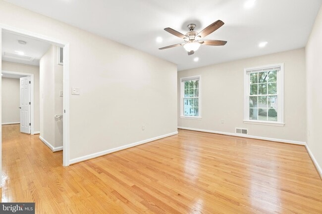 Building Photo - 1830 Clifdale Ct