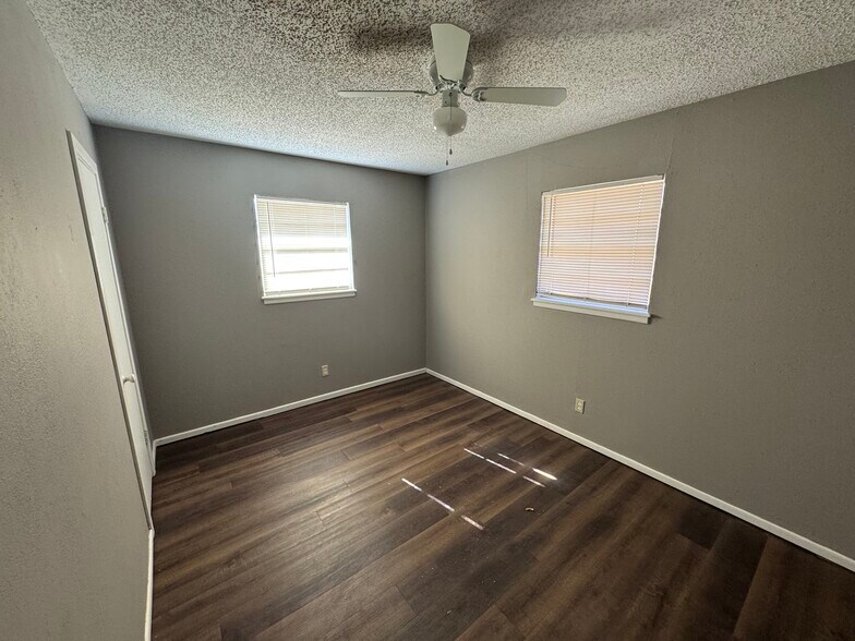 Building Photo - 1913 41st St