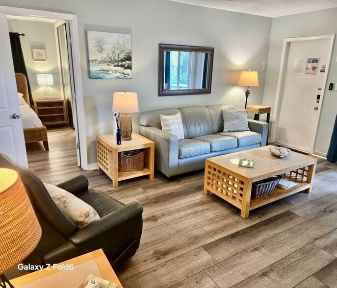 Building Photo - 3225 NE 16th St