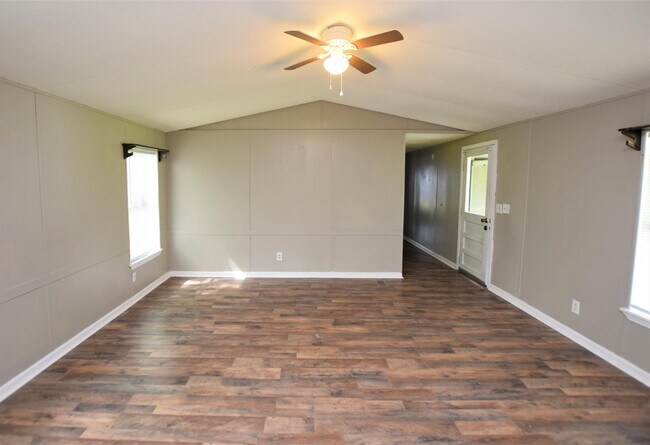 Building Photo - 2360 Tuna Ln