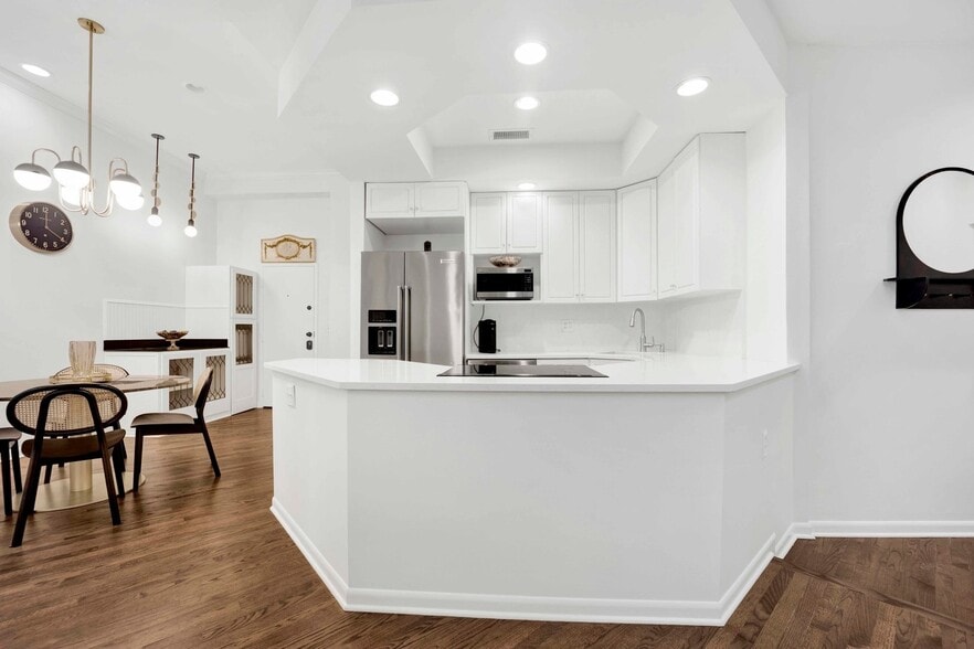 Building Photo - 223 W Wisconsin St