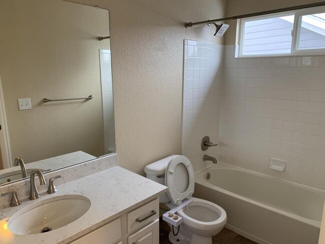 Building Photo - 20313 Vista Cir