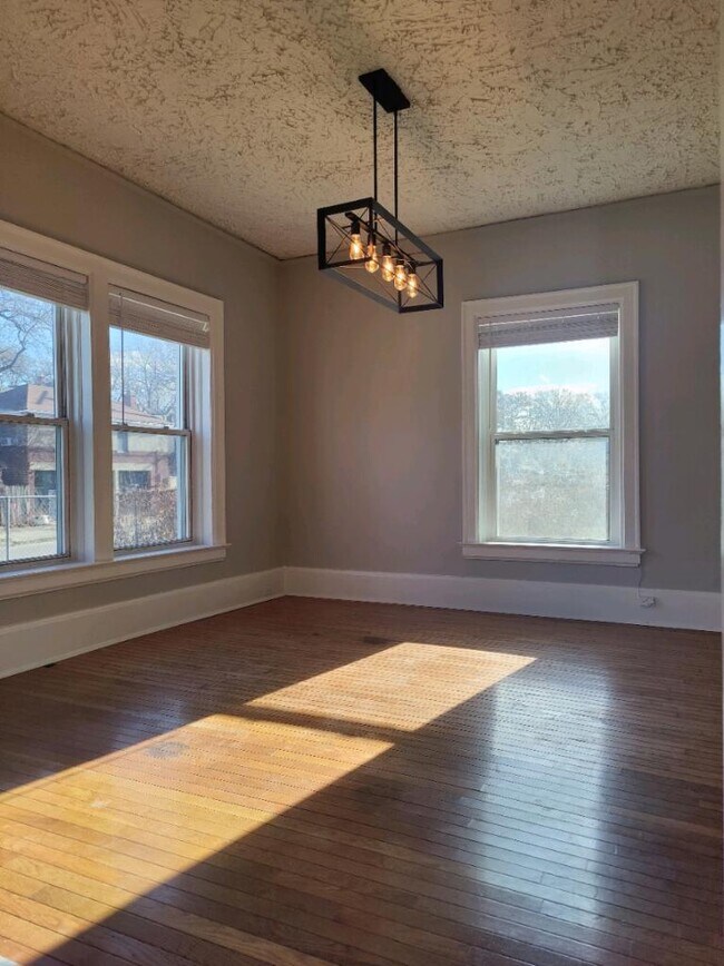 Building Photo - 8142 E Vernor Hwy