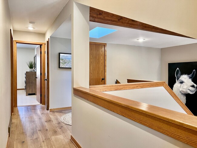 Building Photo - Sophisticated Condo Retreat on Old Mission Peninsula