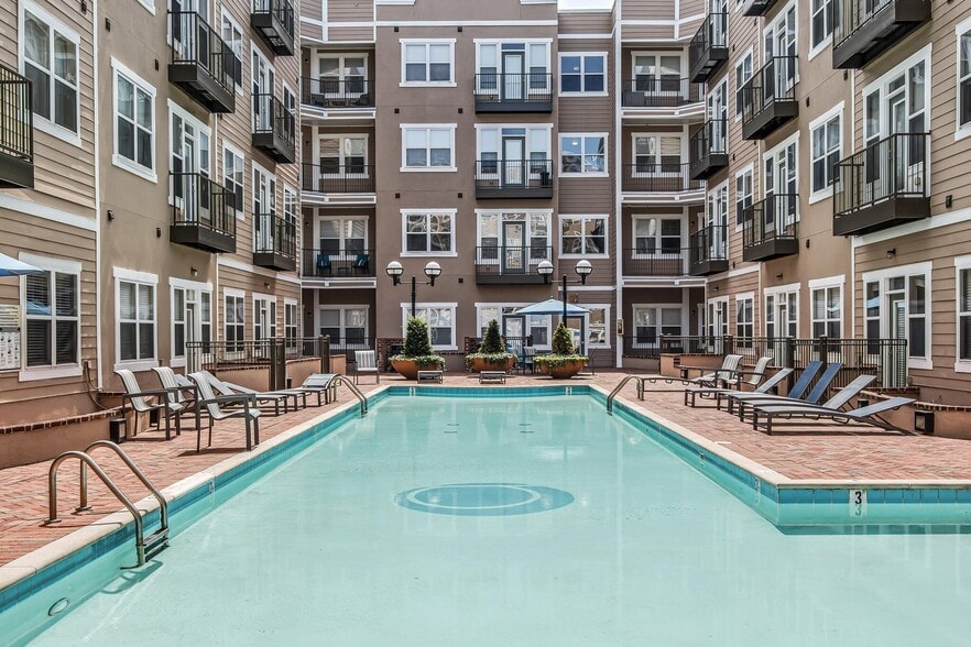Building Photo - 3000 Vanderbilt Pl