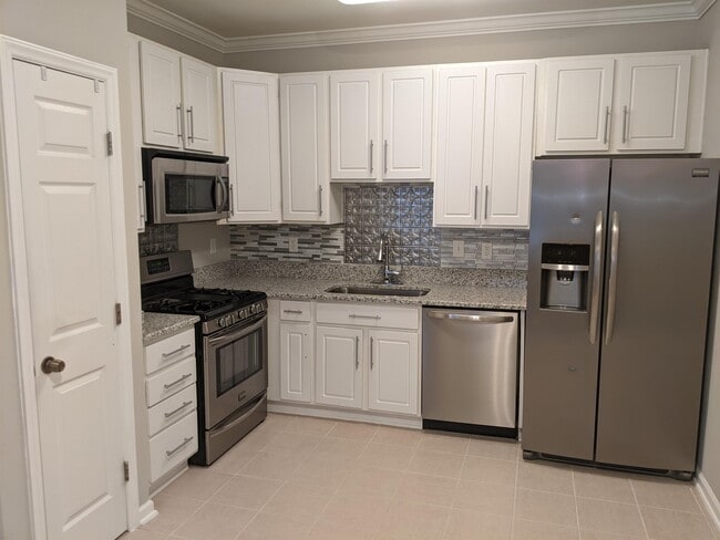 Building Photo - 11730 Mezzanine Dr