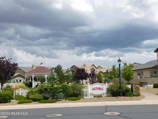 Building Photo - 1465 Varsity Dr