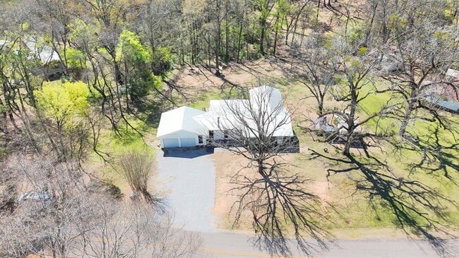 Building Photo - 1216 Old Rdg Rd E