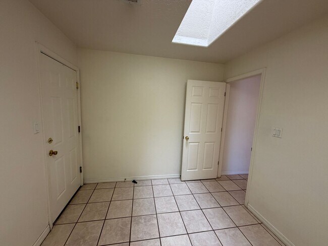 Building Photo - 3 Bedroom Home Near Louisiana Blvd NE & Paseo Del Norte Blvd NE!