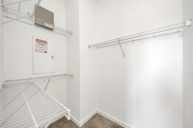 Building Photo - 2421 Wentworth St