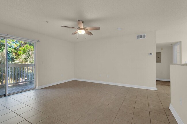 Building Photo - Beautifully remodeled 1B/1B Unfurnished Co...