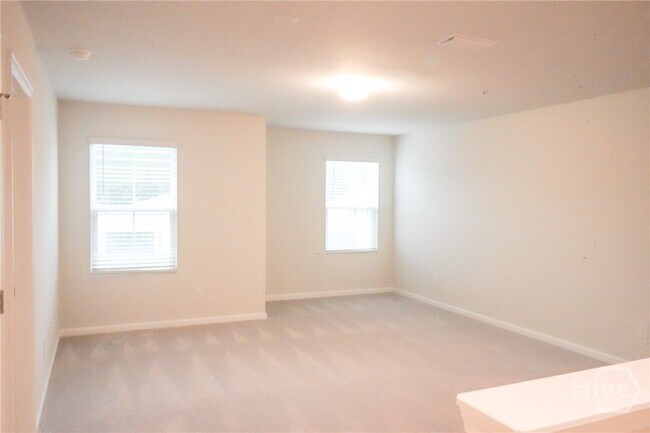 Building Photo - 155 Old Field Run