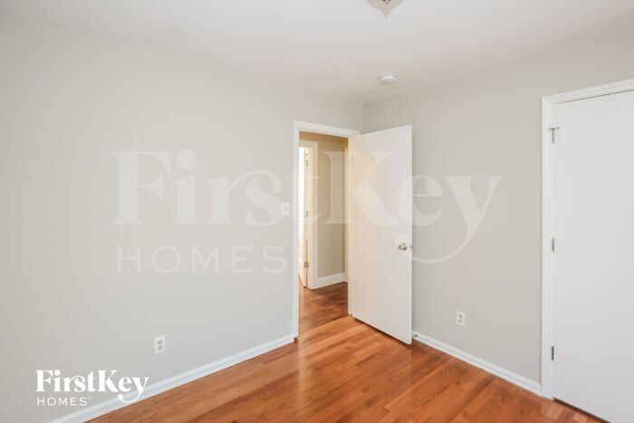 Building Photo - 2516 Tall Pines Ln