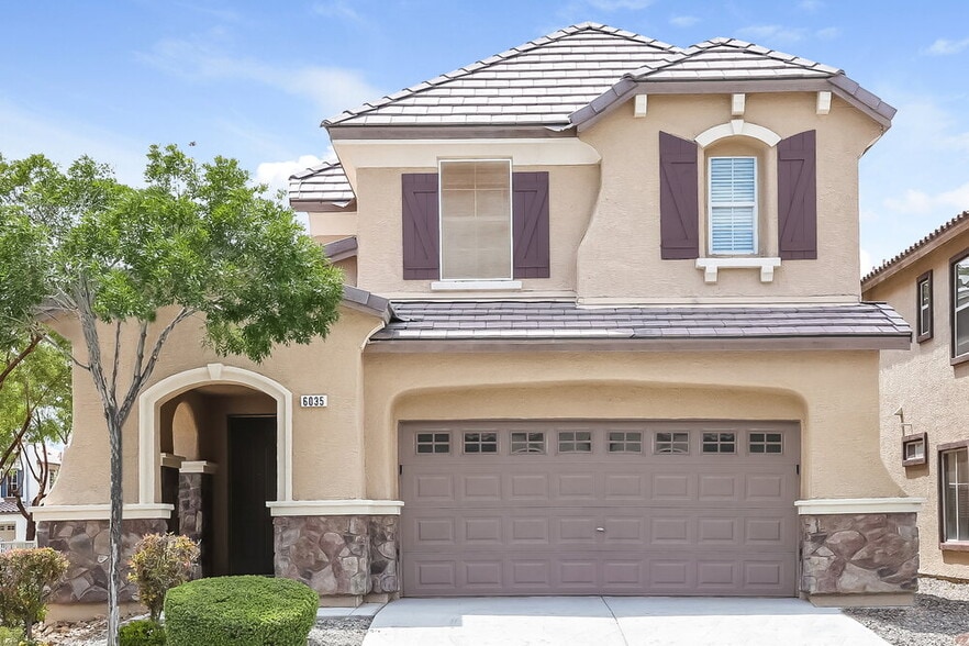 Primary Photo - 6035 N Hidden Summit St