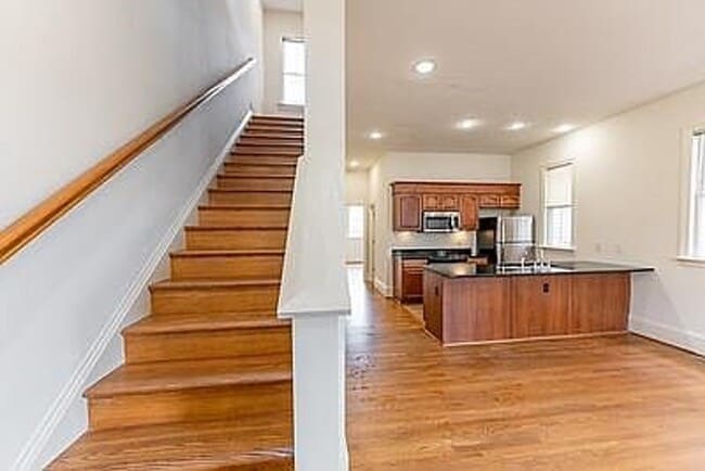 Building Photo - Spacious 3-Bedroom 3-Bath on Cary St.