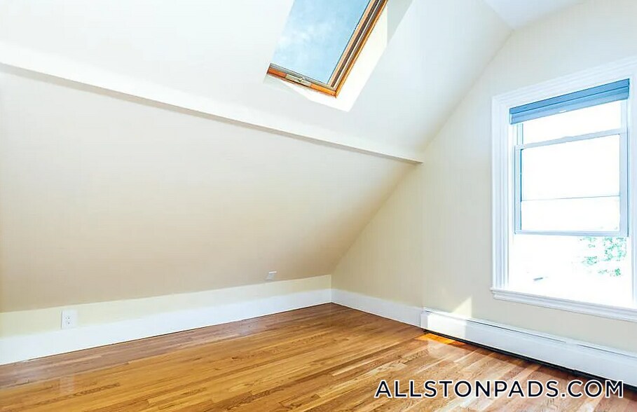 Building Photo - 36 Pratt St