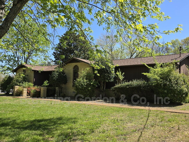 Building Photo - 2002 Gladeville Dr