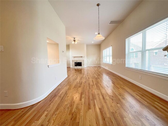 Building Photo - 11504 Main Pine Dr