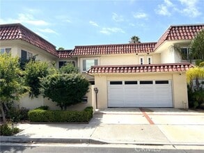 Building Photo - 6 Palmento Way