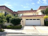Building Photo - 6 Palmento Way