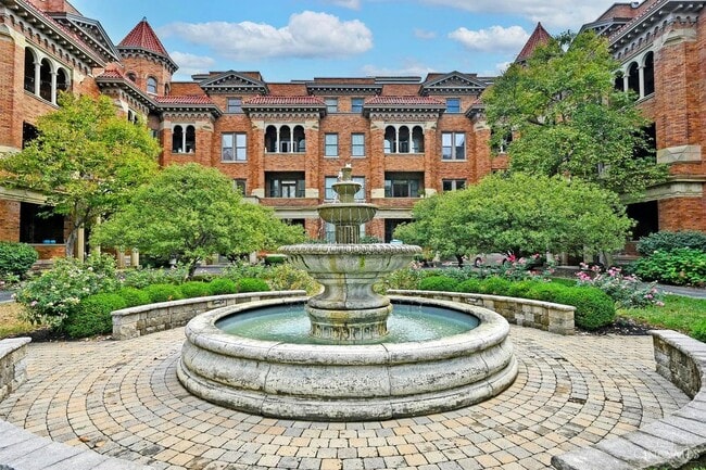 Building Photo - 2356 Park Ave