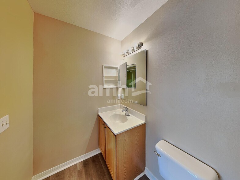 Building Photo - 1019 Brenton Leaf Dr