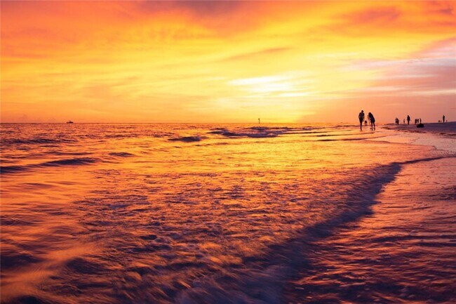 Building Photo - 301 QUAY Cmn