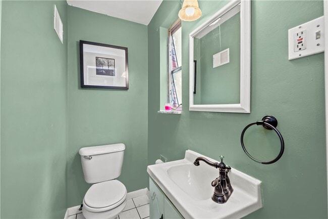 1st Fl Powder Room - 1492 Prospect Rd