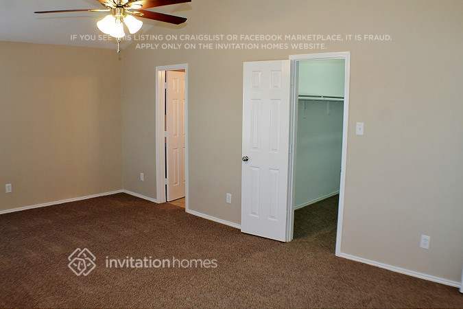 Building Photo - 9224 Lenox Dr