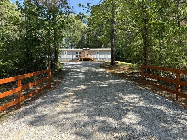 Building Photo - 142 Co Rd 753