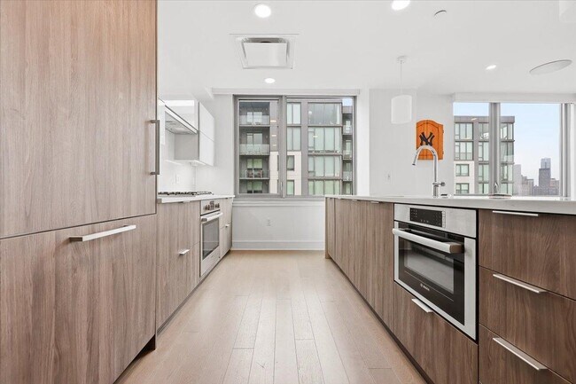 Building Photo - 9 Ave at Port Imperial