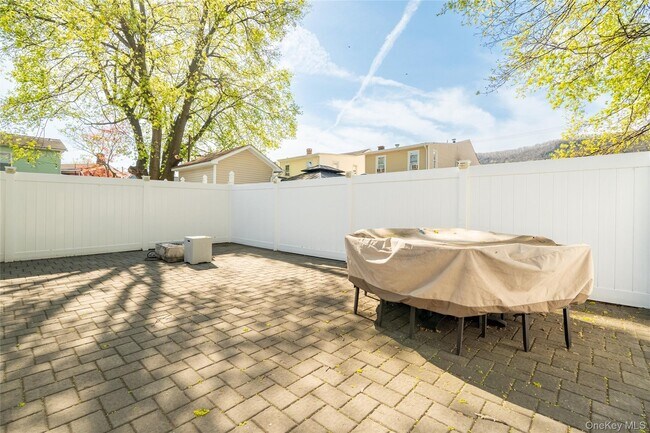 Building Photo - 109 Broadway