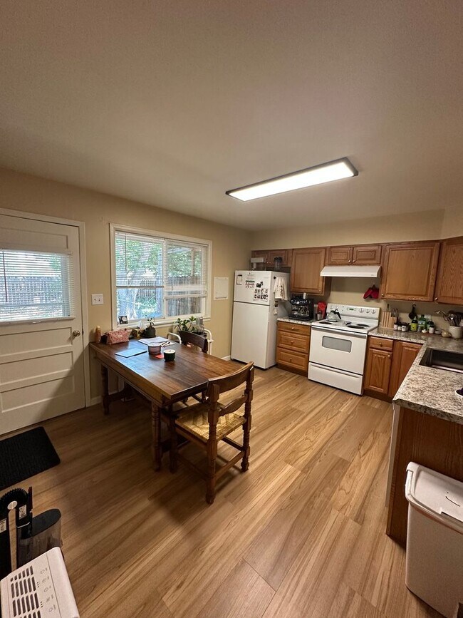 Building Photo - Charming 2 Bedroom Duplex in Ft. Collins