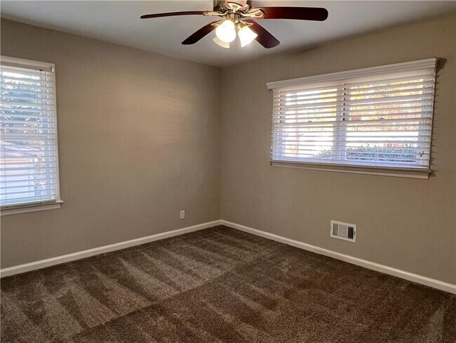 Building Photo - 2047 Panstone Ct SW