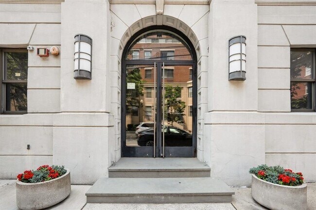Building Photo - 80 Park Ave