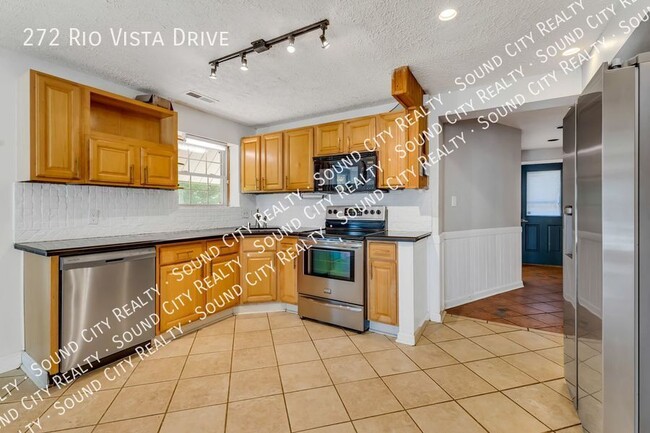 Building Photo - 272 Rio Vista Dr