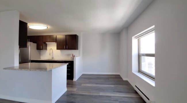 Building Photo - 61 W Chestnut St