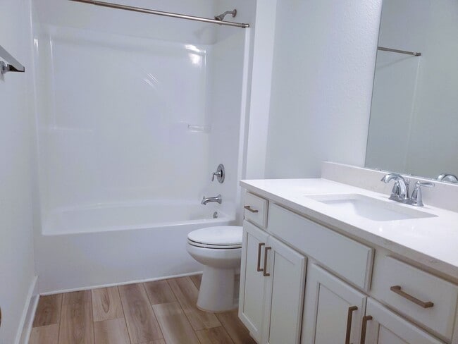 Building Photo - 9846 Weller Cv