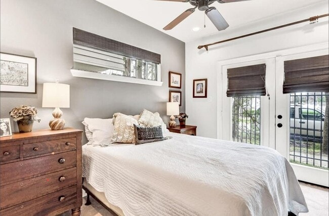 Building Photo - 5307 Lillian St