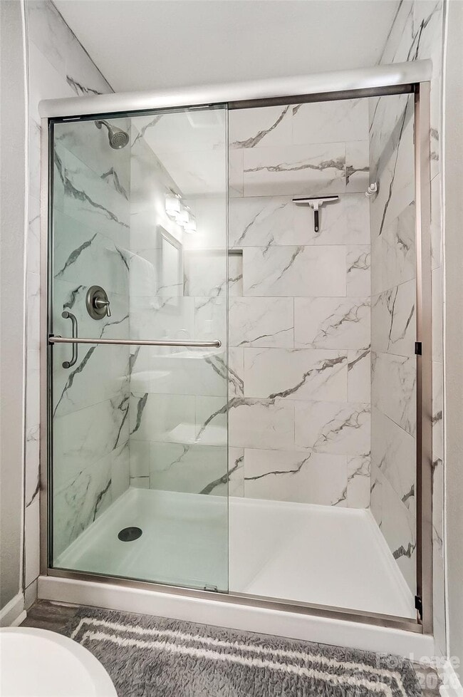 Building Photo - 5519 Waverly Lynn Ln