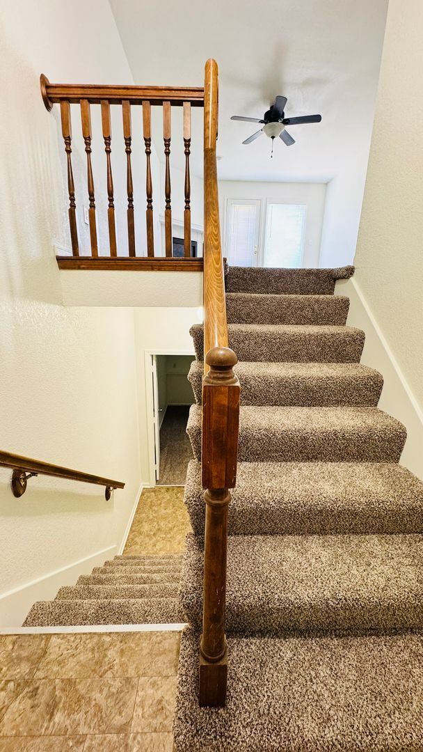 Building Photo - Creekwood Park Townhomes -$500 rent credit...