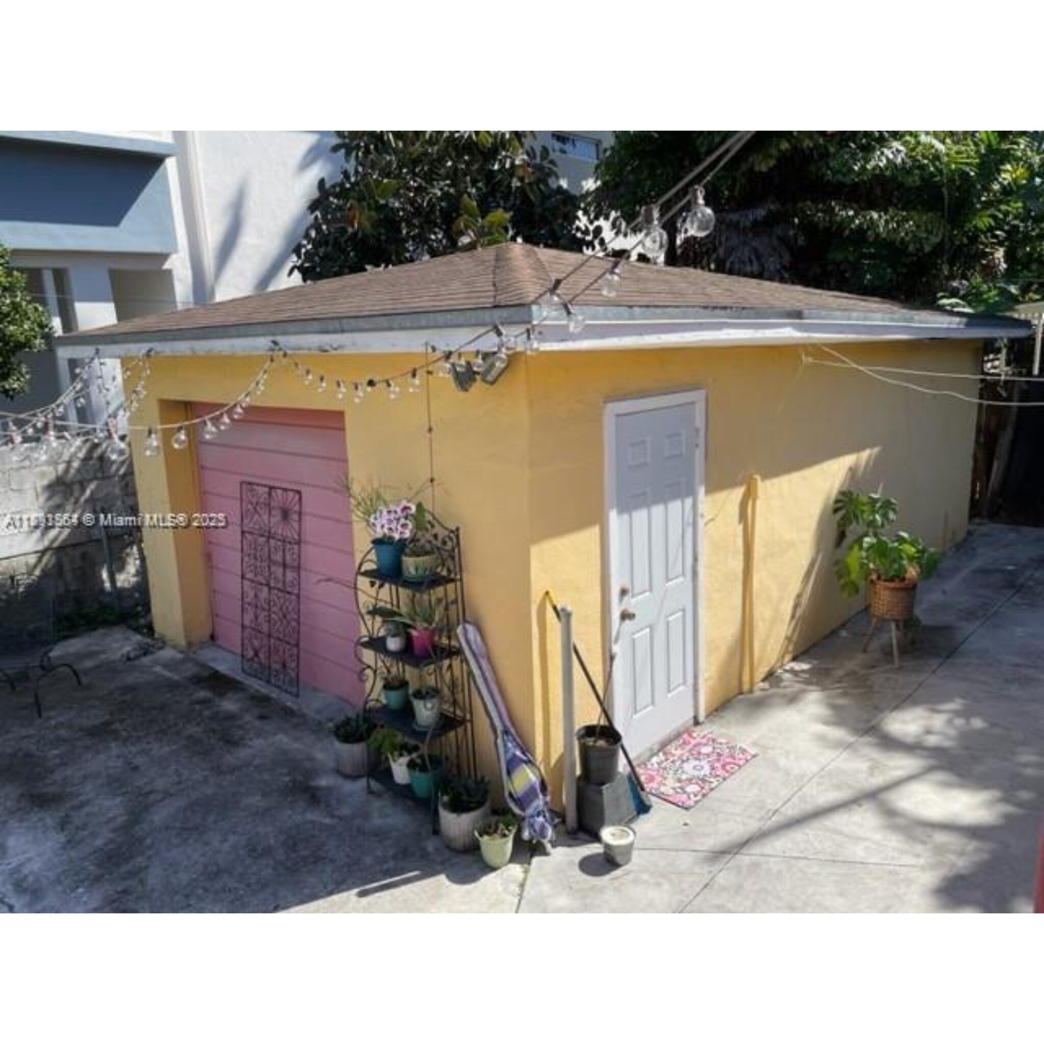 Building Photo - 2341 SW 34th Ave