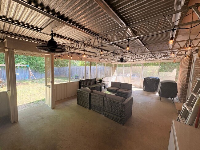 Building Photo - Available June!