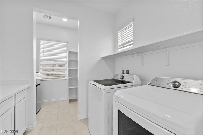 Building Photo - 3508 Liviana Gln Ave