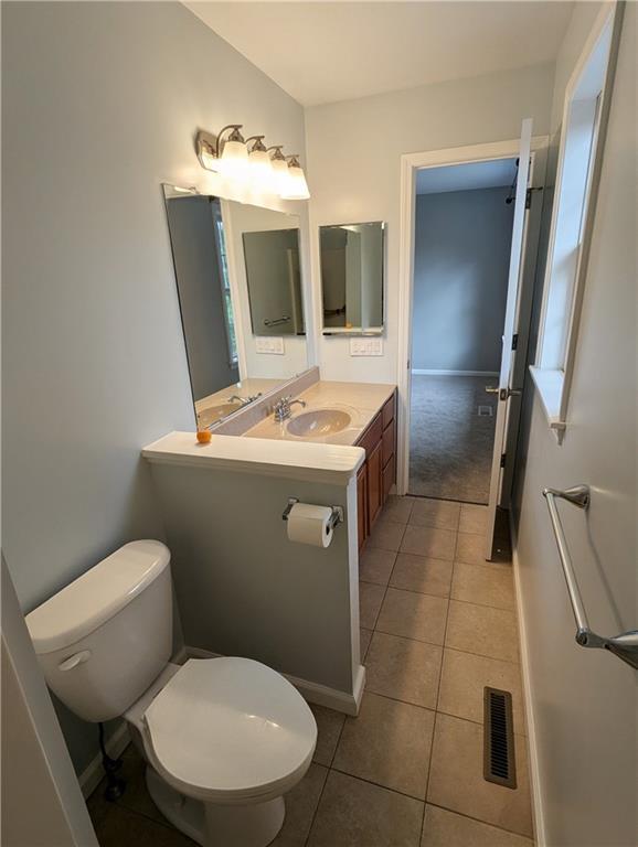 Building Photo - 47 King Phillip St