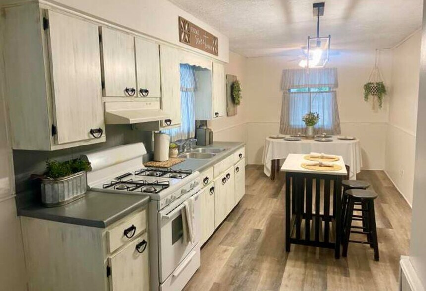 Building Photo - 1038 S Worth Ave