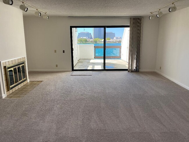 Building Photo - 640 Portofino Ln