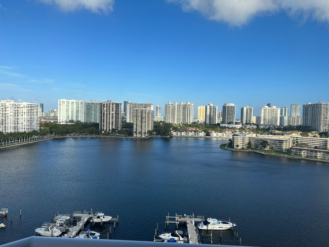 Building Photo - 18041 Biscayne Blvd