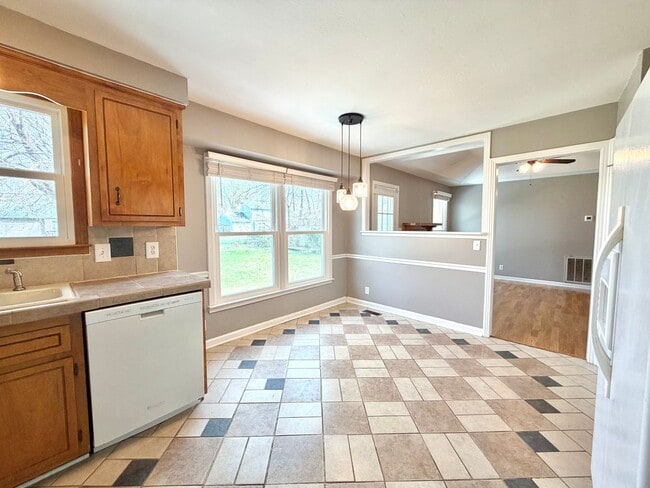 Building Photo - 3411 Polly Dr